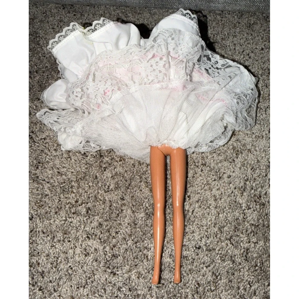 Mattel's 1992 Fantastica Teresa Hispanic Barbie Doll #3186 *READ*